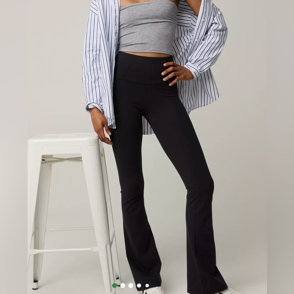 Aerie the Hugger Pocket Bootcut Legging